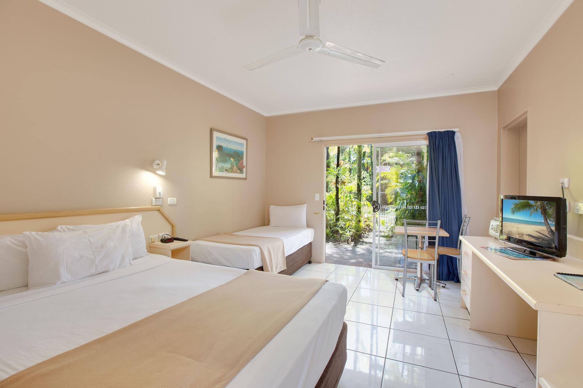 Hotel Tropiq Cairns Exterior photo