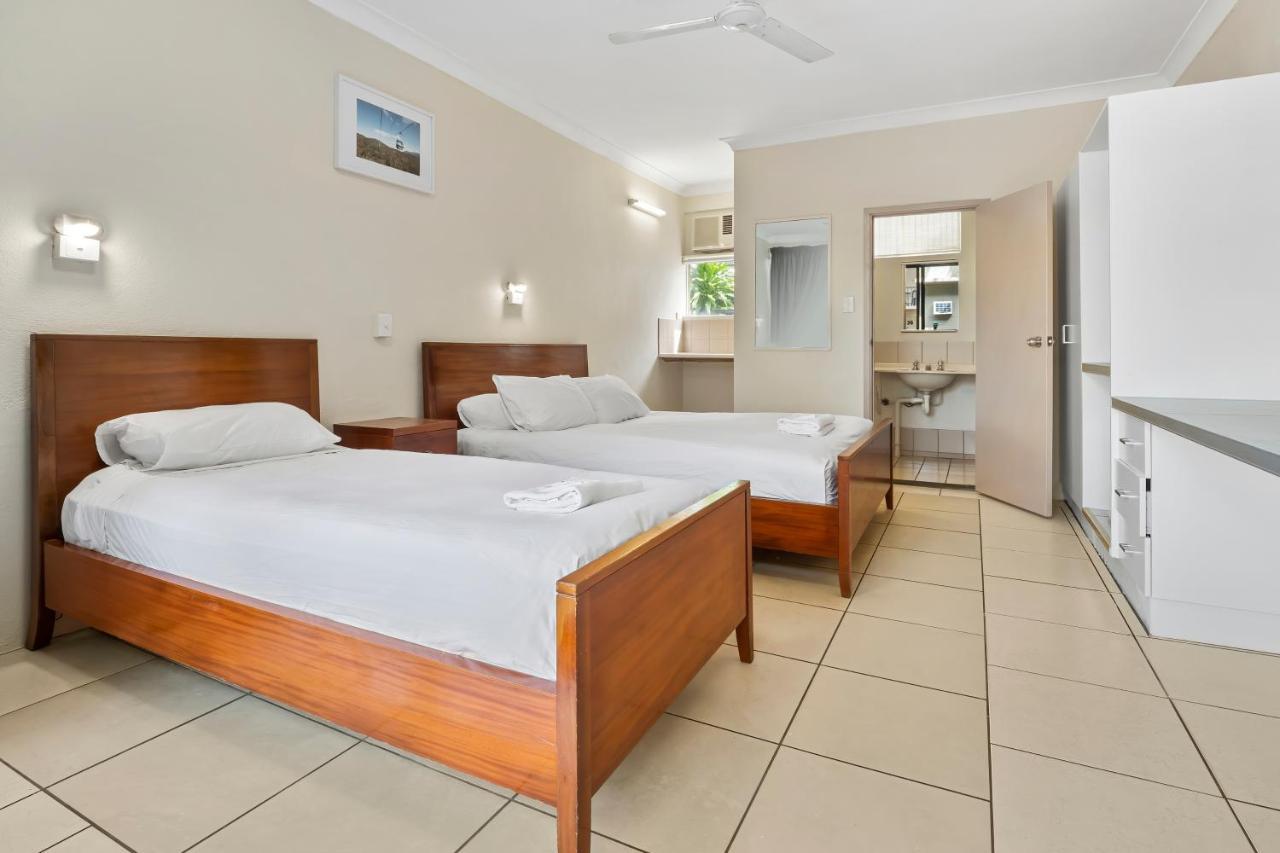 Hotel Tropiq Cairns Exterior photo