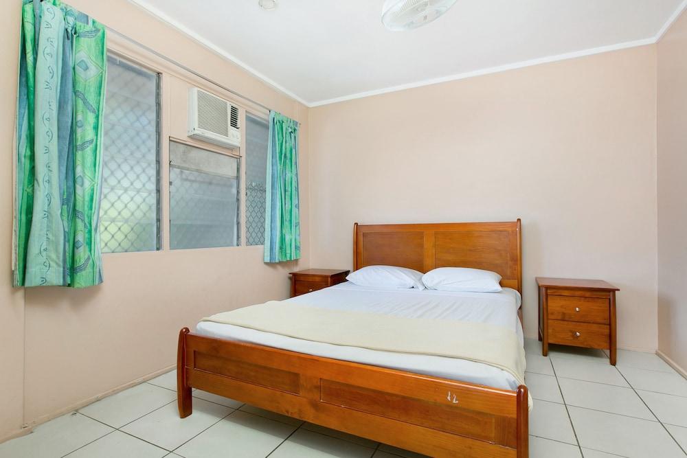 Hotel Tropiq Cairns Exterior photo