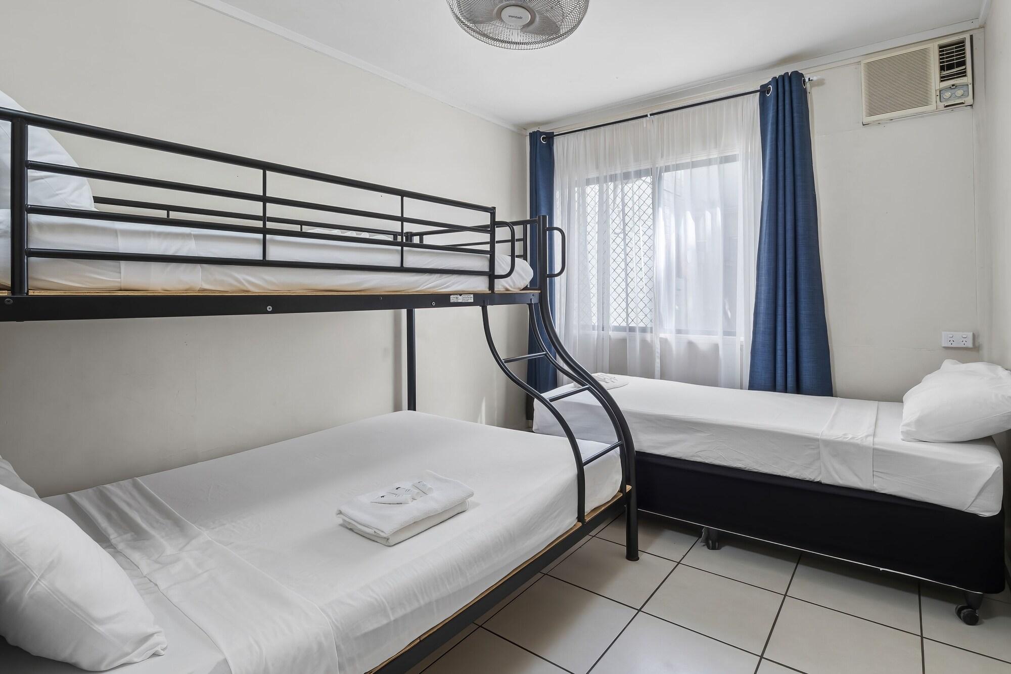 Hotel Tropiq Cairns Exterior photo