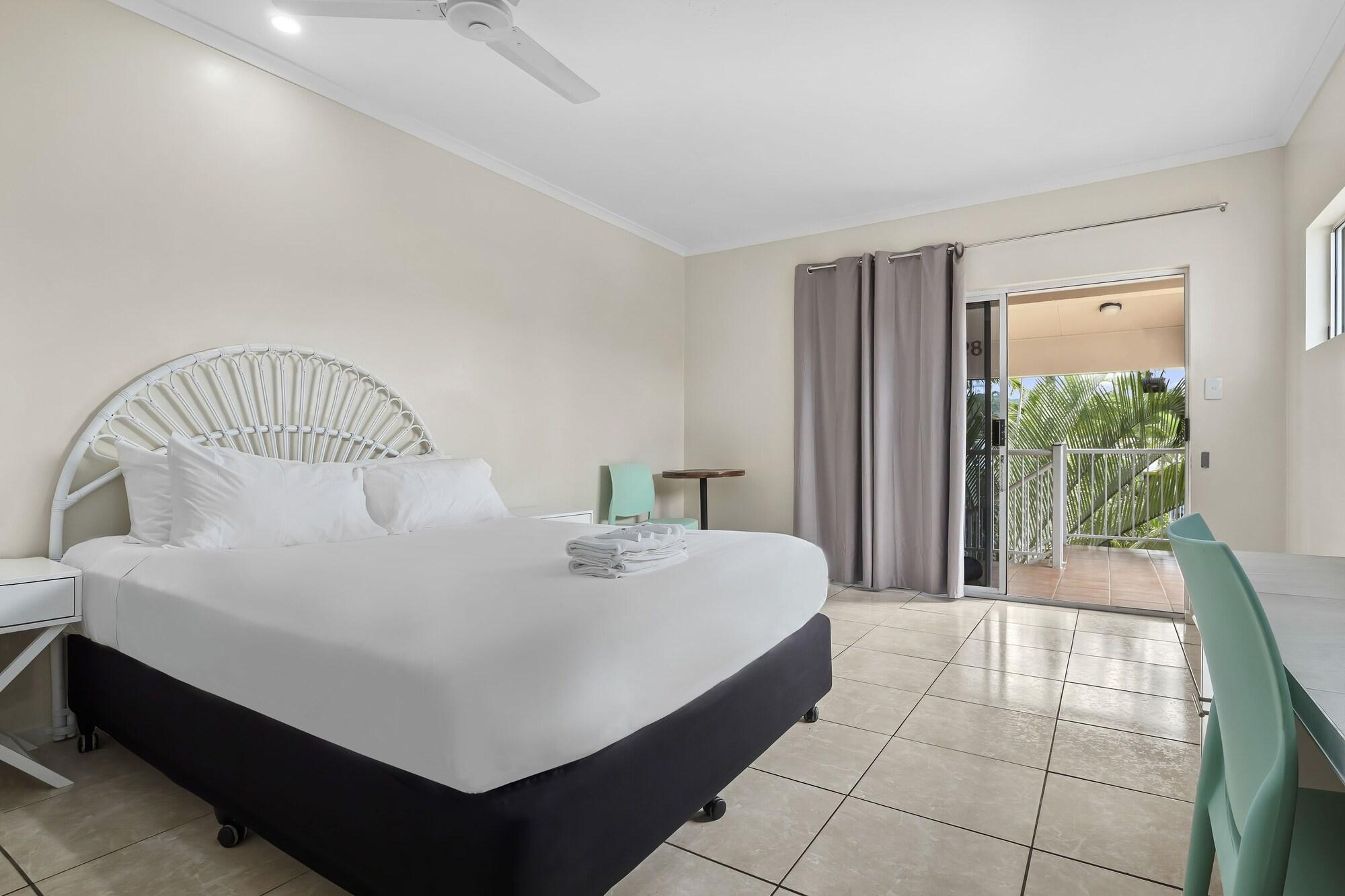 Hotel Tropiq Cairns Exterior photo
