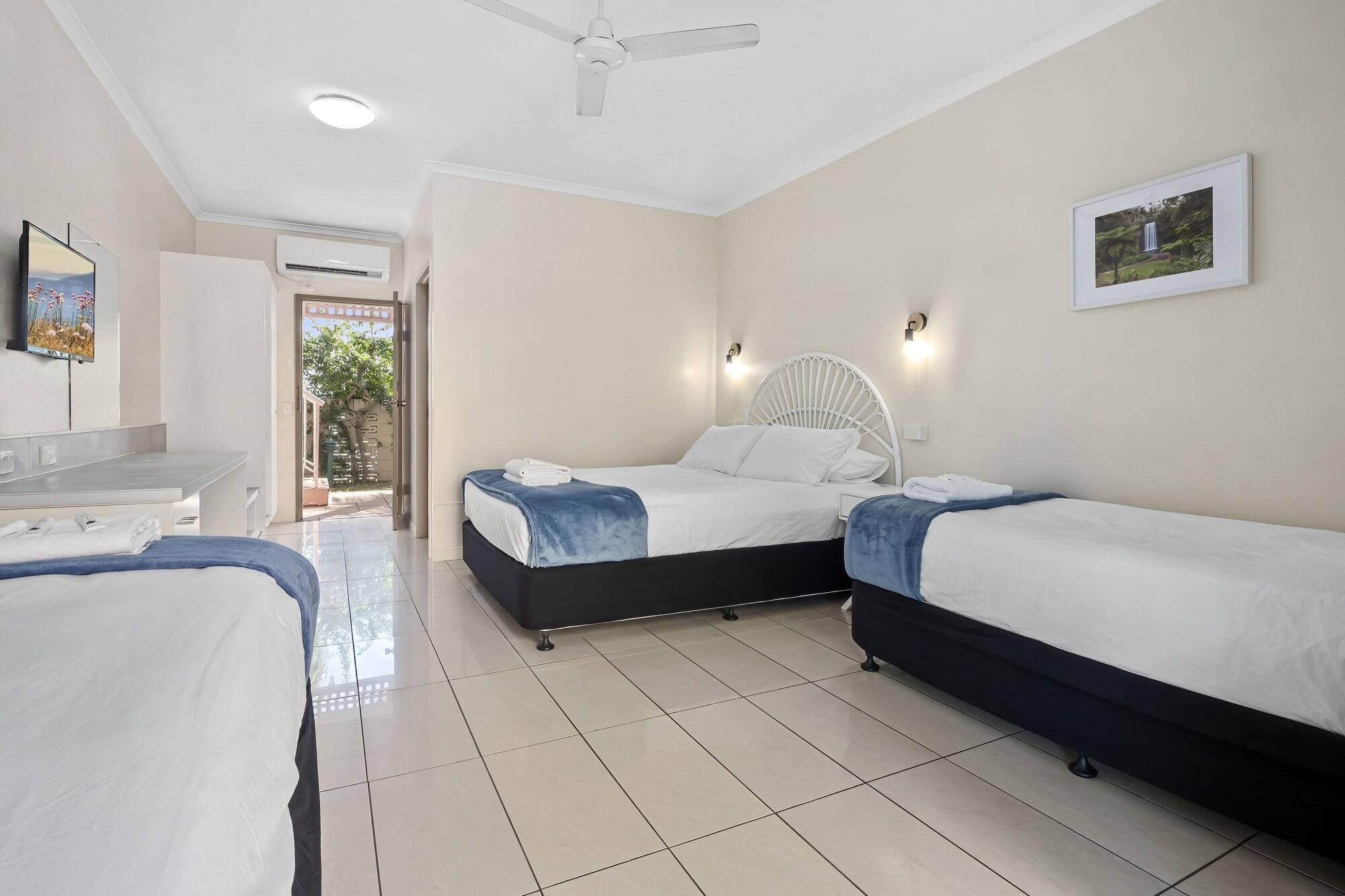 Hotel Tropiq Cairns Exterior photo