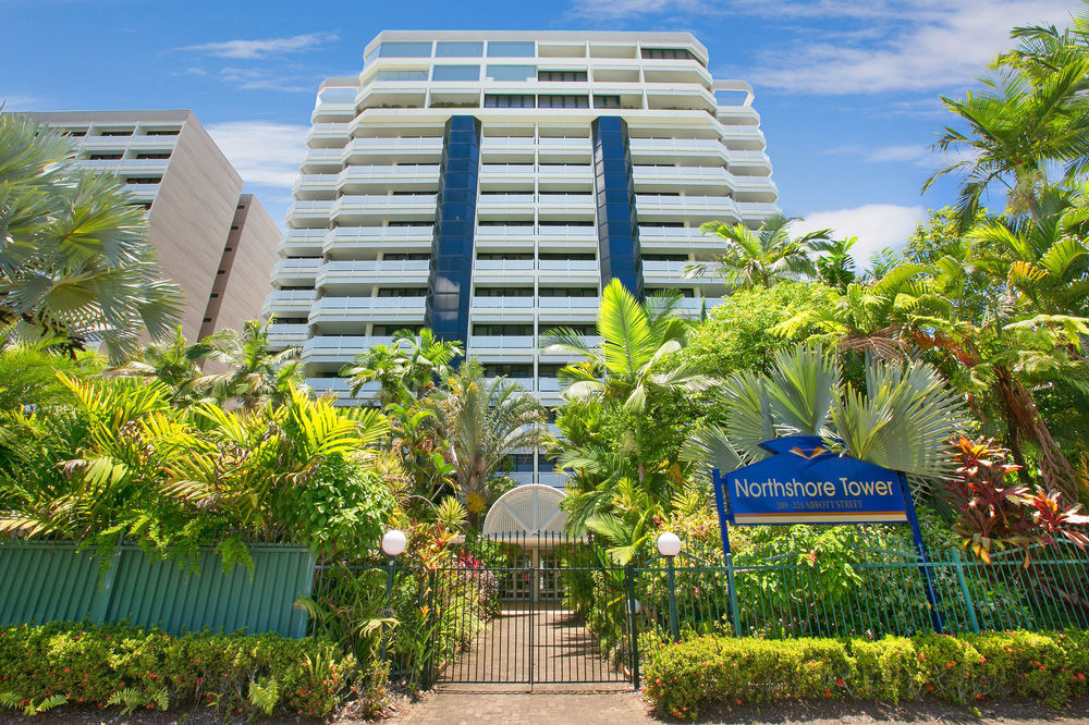 Hotel Tropiq Cairns Exterior photo