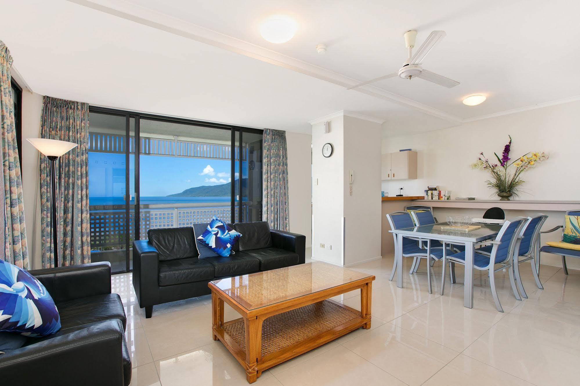 Hotel Tropiq Cairns Exterior photo